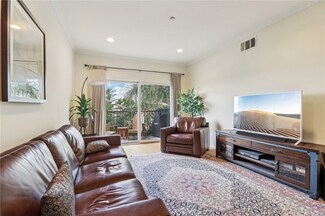 626 E Orange Grove Ave Unit 302, Burbank, CA 91501