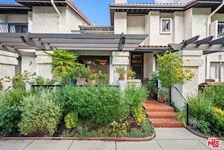 1490 Palisades Dr, Pacific Palisades, CA 90272