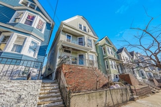 435 N 2nd St, East Newark, NJ 07029