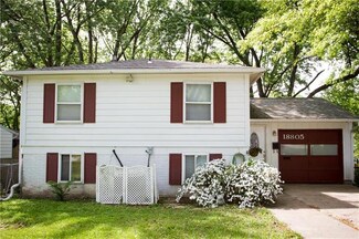 18805 E Arrowhead Dr, Independence, MO 64056