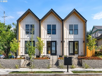207 NE Going St Unit 3, Portland, OR 97211