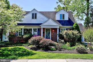129 Lee Cir, Bryn Mawr, PA 19010