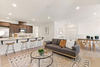 1033 Gabbiano Ln Unit 3, San Jose, CA 95131