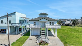 970 Townsend Dr, Crystal Beach, TX 77650