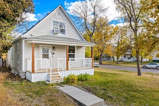 321 7th St S, Great Falls, MT 59405