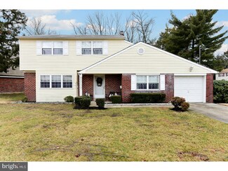 217 Ashton Dr, Gibbstown, NJ 08027