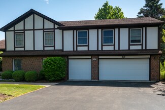 38 Saint John Dr, Hawthorn Woods, IL 60047