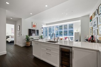 22 Liberty Dr Unit 12I, Boston, MA 02210