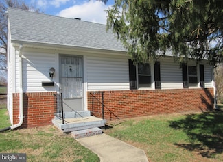 9112 Taylor St, Springdale, MD 20774