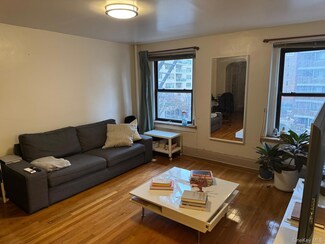 240 E 24th St Unit 3F, New York, NY 10010