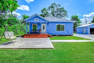 873 W Santa fe St, Conroe, TX 77301