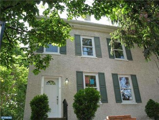 20 Hill St, Brookhaven, PA 19015