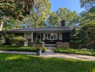 28 Brookfield Rd, Northport, NY 11768