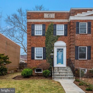 1010 Colonial Ave, Alexandria, VA 22314