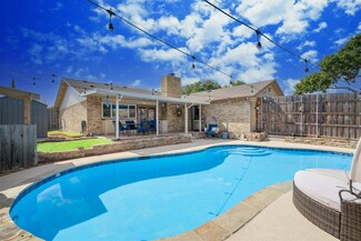 1915 Glenrose Ln, Carrollton, TX 75007