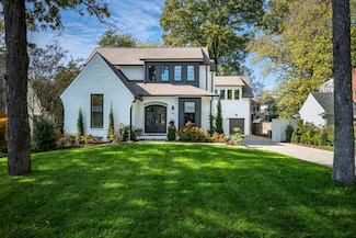 1828 Green Hills Dr, Nashville, TN 37215