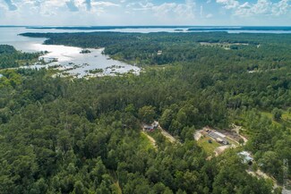 460 Red Oak Dr, Brookeland, TX 75931