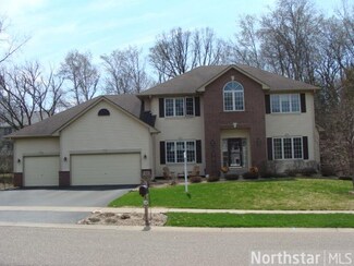 601 Knollwood Dr, Hudson, WI 54016