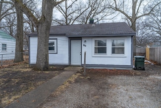 2131 Valley St, Norton Shores, MI 49444
