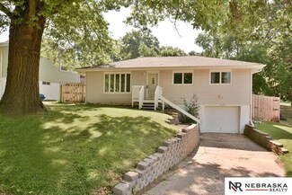 7439 Frederick St, Omaha, NE 68124