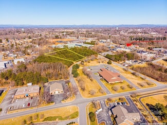 662 10th Avenue Dr SE, Hickory, NC 28602