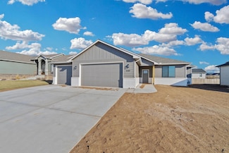 5210 W 46th St S, Wichita, KS 67215