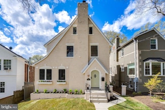 5330 32nd St NW, Washington, DC 20015