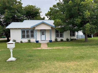410 W Reiman St, Seymour, TX 76380