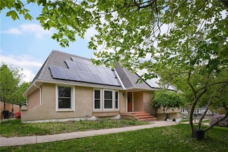 3621 N Walnut St, Kansas City, MO 64116