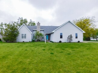 425 Meadow Ln, Ossian, IN 46777