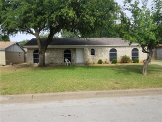 1417 Barron Ln, Fort Worth, TX 76112