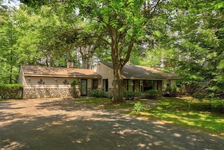 3329 Mannion Rd, Saginaw, MI 48603