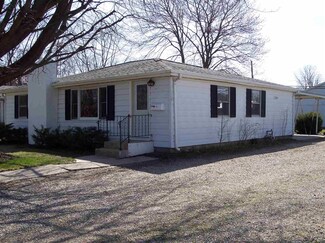 201 E Maple Grove St, Syracuse, IN 46567