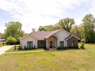 812 Lakeland Dr, Heber Springs, AR 72543