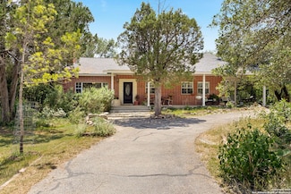 585 Fawnwood Dr, New Braunfels, TX 78132