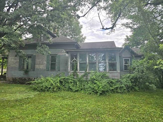305 E North Lake St, Hancock, WI 54943
