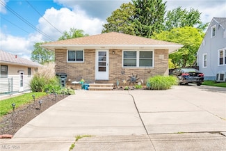 19 & 21 E Dresden Ave, Akron, OH 44301