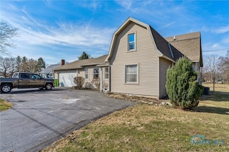 1721 N Union St, Fostoria, OH 44830