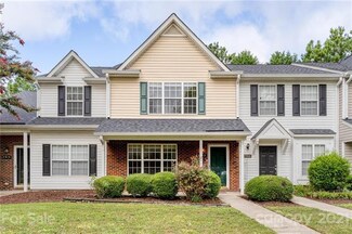 2912 Mayer House Ct, Charlotte, NC 28214
