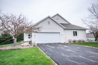 859 Bridlewood Dr Unit 859, Hartford, WI 53027