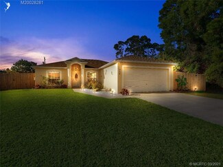 758 SE Chaloupe Ave, Port Saint Lucie, FL 34983