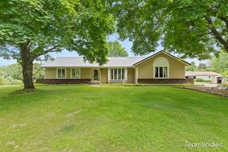17500 Callen Ave, Kent City, MI 49330