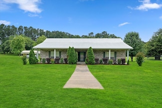 7 Beverly Dr, Laurel, MS 39443