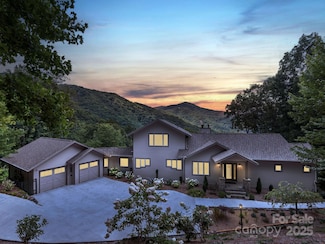 37 Enclave Dr, Waynesville, NC 28786