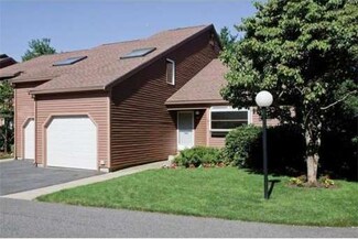 1 Heathwood Ln, Chestnut Hill, MA 02467