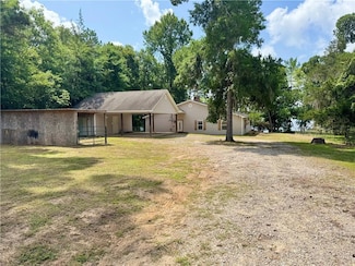 602 Claudes Rd, Colfax, LA 71417