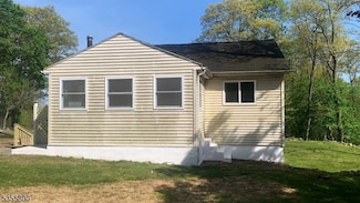 315 Tulsa Trail, Hopatcong, NJ 07843
