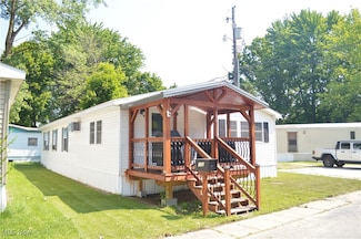 106 Cypress Blvd, Madison, OH 44057