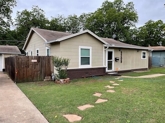 5205 Barbara Rd, River Oaks, TX 76114