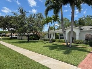 126 Chestnut Cir, Royal Palm Beach, FL 33411